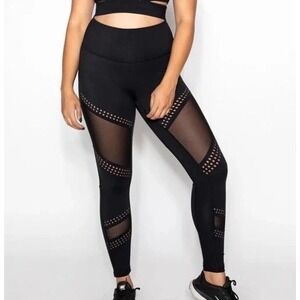 Kadyluxe COSMOS Atlanta Hawks Logo Cutout Leggings Womens S‎ Black High Rise 7/8